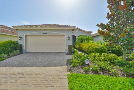 4905 Avila Leaks Dr, Wimauma, Florida 33598