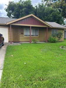 1407 Silverdale, North Houston, Texas 77029, USA
