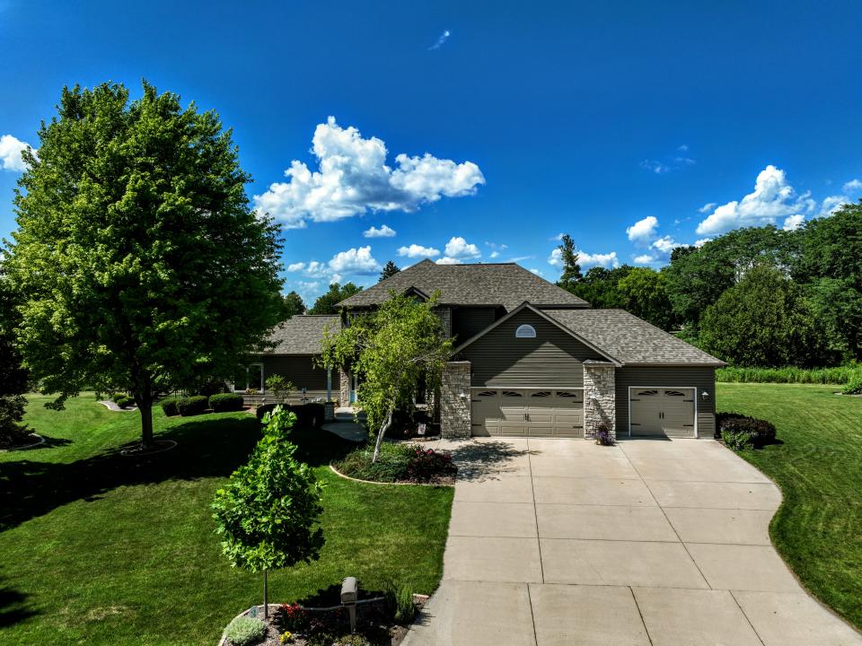 615 Fairway Circle, Jefferson, Wisconsin 53549