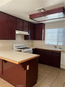 12321 Glenwood Lane, Victorville, 加州 92395, 美國