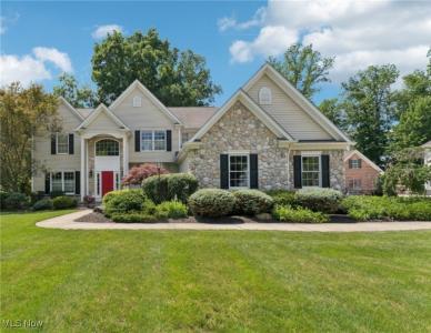 915 Cimarron Oval, Aurora, Ohio 44202, USA