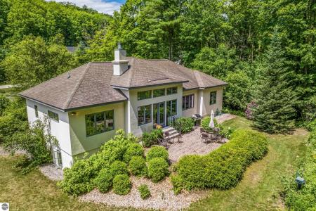 580 W Broadway, Suttons Bay, Michigan 49682, USA