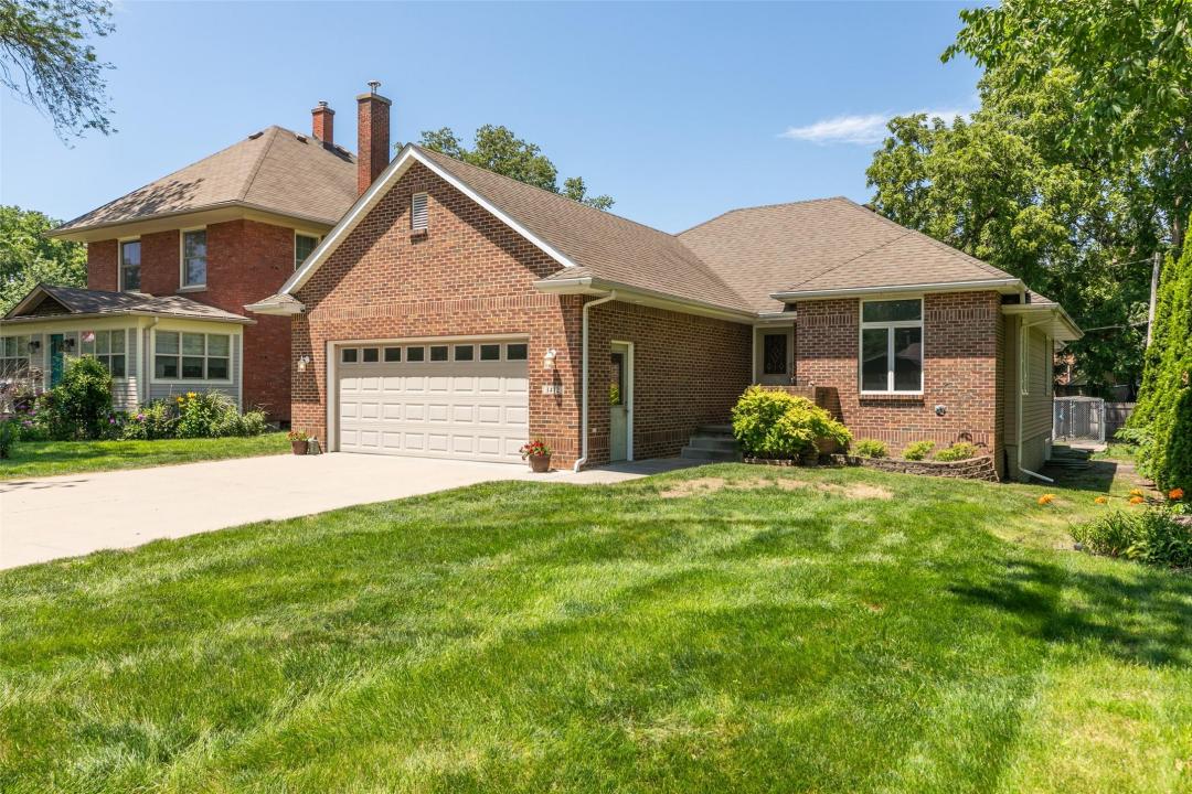 1412 Court Street, Adel, Iowa 50003, Estados Unidos