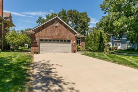 1412 Court Street, Adel, Iowa 50003, Estados Unidos