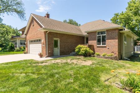 1412 Court Street, Adel, Iowa 50003, Estados Unidos