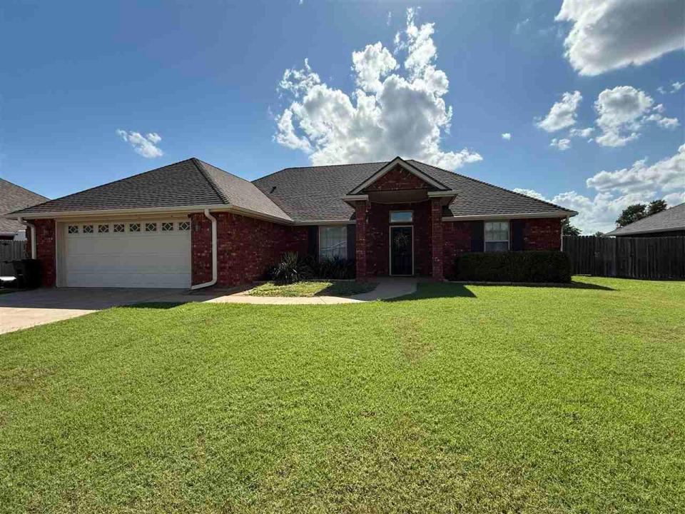 89 NE Deerfield Dr, Elgin, Oklahoma 73538