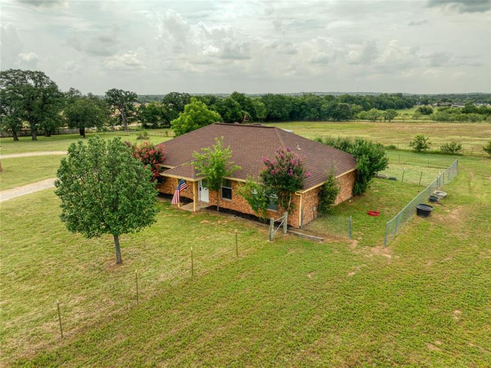 1300 Knob Road, Springtown, Texas 76082