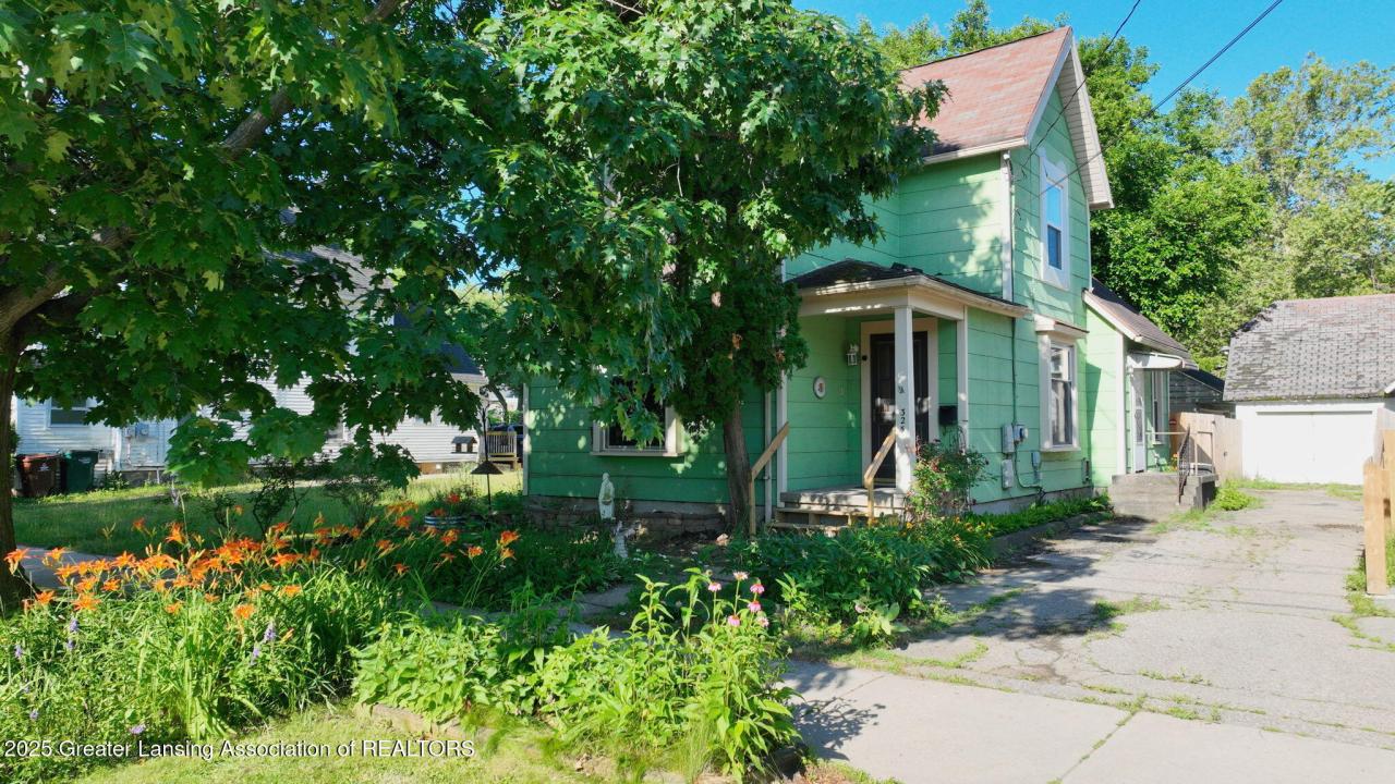 325 N Sycamore Street, Lansing, Michigan 48933