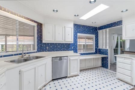 8975 Lawrence Welk , 217, Escondido, Californie 92026, États-Unis