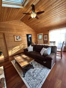 115 El Gaucho Lane, Santa Barbara, California 93105, USA