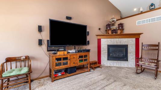 2429 Whitetail Drive, Asbury, Iowa 52002