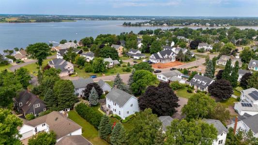 8 BERKELEY WAY, Brighton, Prinz-Edward-Insel C1A 8X5, Kanada