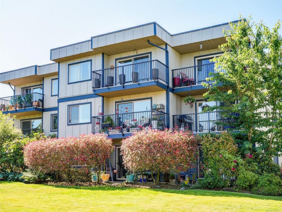 2427 AMHERST AVE, Sidney, Colúmbia Britânica V8L 2H1, CANADÁ