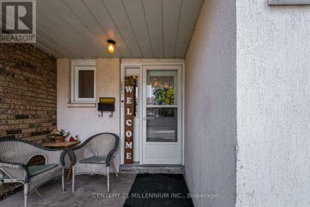 69 CARISBROOKE COURT, Brampton (central Park), Ontario L6S 3K1, Canada