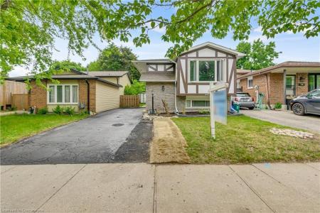 445 DRUMMERHILL CRESCENT, Waterloo, Ontario N2T 1G3, Canada