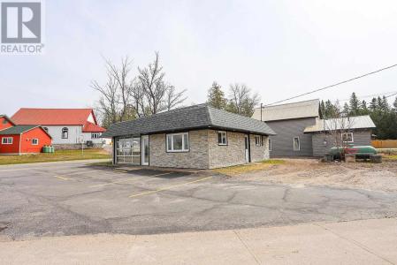 1202 GORE ST, Richards Landing, Ontario P0R 1J0, Canada