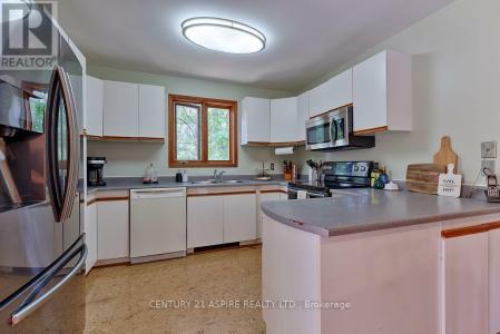 551 WHISPERING PINES CRESCENT, Laurentian Valley, Ontario K8A 6W4, Canada