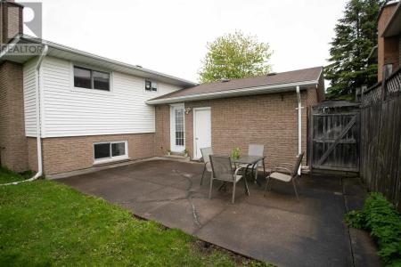 25 HEALY ST, Sault Ste. Marie, Ontario P6A 6C1, Canadá