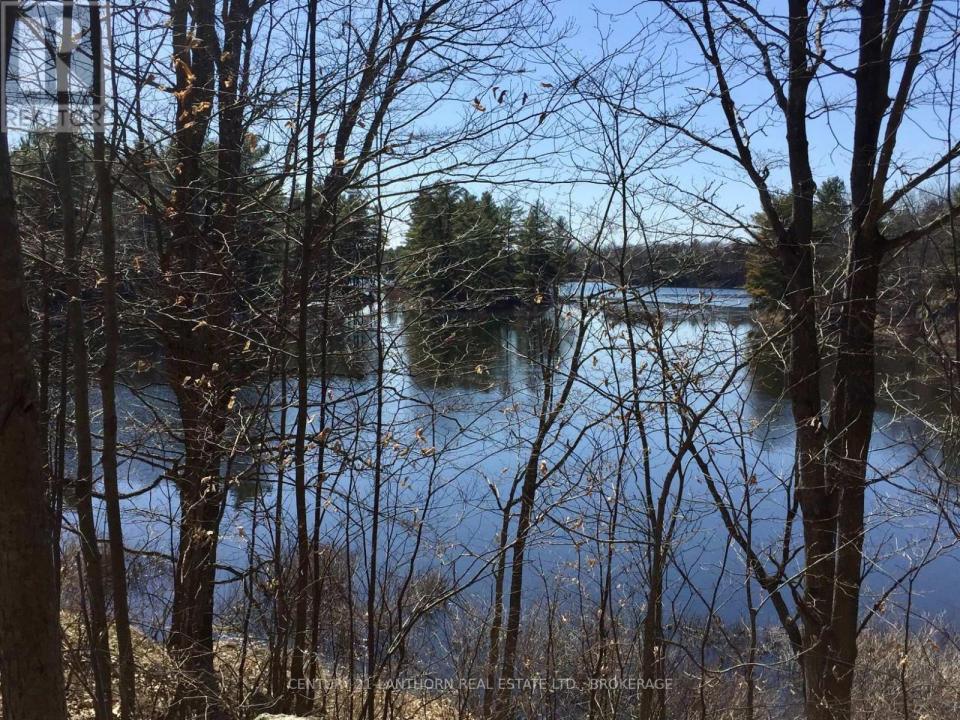 1085 OLD MINE ROAD, Frontenac (frontenac South), Ontario K7M 0H2, Canadá