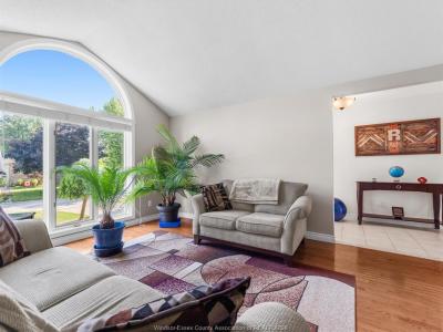 480 DELAWARE AVENUE, Lasalle, オンタリオ N9J 1S4, カナダ