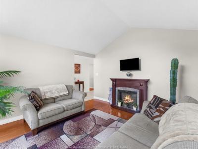 480 DELAWARE AVENUE, Lasalle, オンタリオ N9J 1S4, カナダ