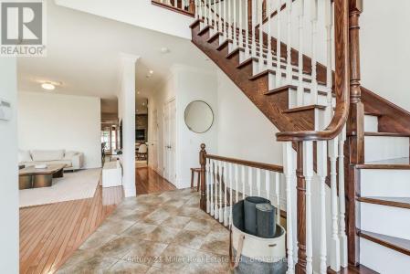 2377 ONTARIO STREET, Oakville (br Bronte), Ontario L6L 1A6, Canada