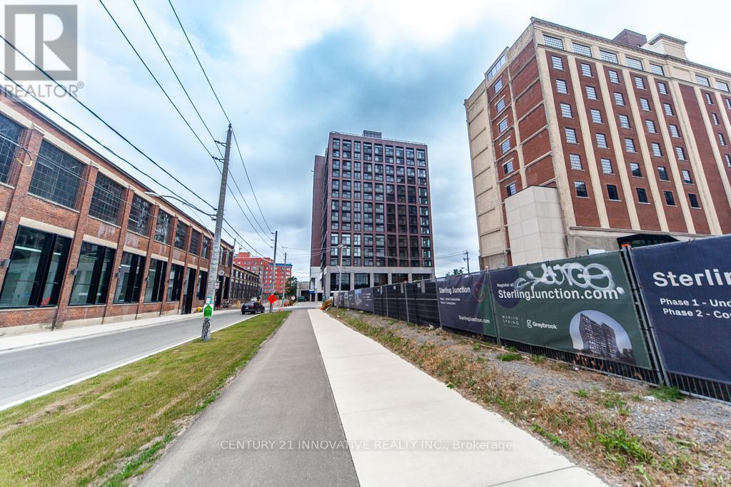 181 STERLING ROAD, Toronto (dufferin Grove), Ontario M6R 2B2, Canadá