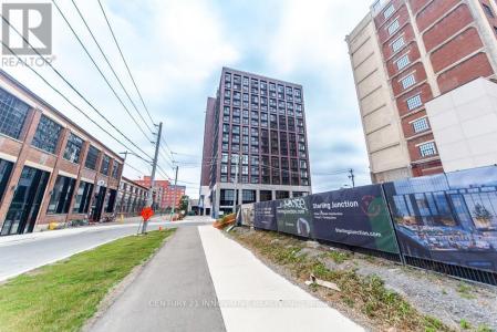 181 STERLING ROAD, Toronto (dufferin Grove), Ontario M6R 2B2, Canadá