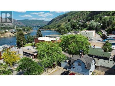 1560 BAY AVENUE, Trail, British Columbia V1R 4B3, Canada