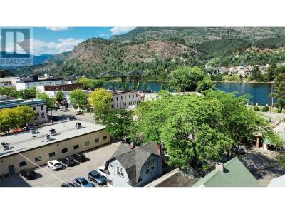 1560 BAY AVENUE, Trail, British Columbia V1R 4B3, Canada