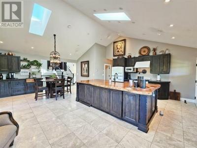 683 ST LAURENT AVENUE, Quesnel, British Columbia V2J 2E5, Canada
