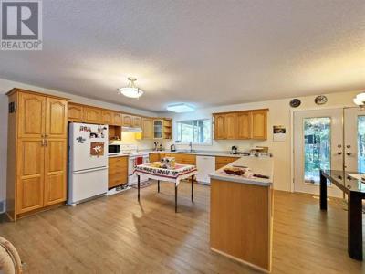 2711 ROBERTA ROAD, Quesnel, British Columbia V2J 6L5, Canada