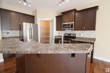 340 SPRUCE RIDGE ROAD, Spruce Grove, Alberta T7X 0J4, Canadá