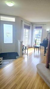 1156 SHERWOOD BOULEVARD NW, Calgary, Alberta T3R 1P3, Kanada