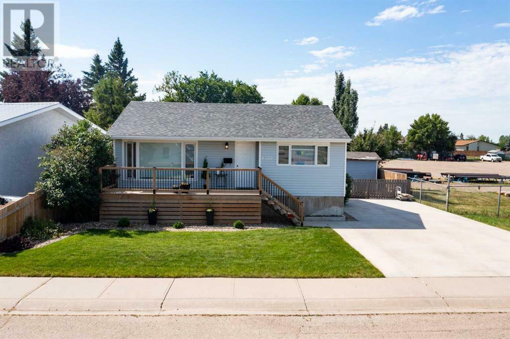 4502 HERITAGE PLACE, Taber, Alberta T1G 1A1, Canada