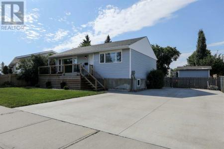 4502 HERITAGE PLACE, Taber, Alberta T1G 1A1, Canada