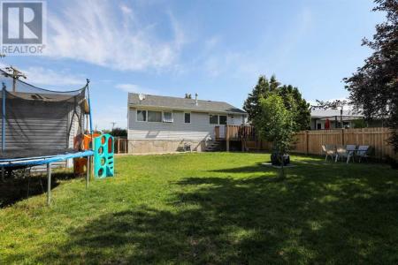 4502 HERITAGE PLACE, Taber, Alberta T1G 1A1, Canada