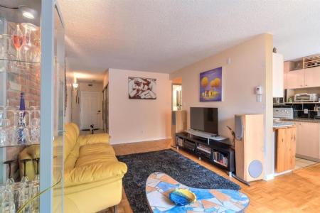 1111  Boul. de la Côte-Vertu, Montréal (Saint-Laurent), Quebec H4L 5M2, Kanada
