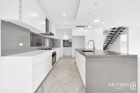 7 Lovegrass Avenue, Denham Court, NSW 2565, Australia