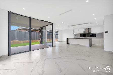 7 Lovegrass Avenue, Denham Court, NSW 2565, Australia