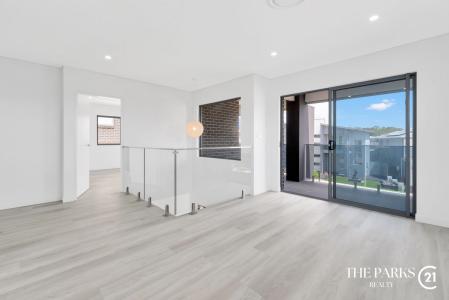 7 Lovegrass Avenue, Denham Court, NSW 2565, Australia