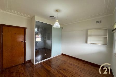 71 Hilltop Road, Merrylands, NSW 2160, Austrália