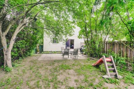 104  Rue Mayburry, Gatineau (Hull), 퀘벡주 J9A 2E2, 캐나다