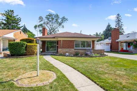 25427 Elon Drive, Dearborn Heights, Michigan 48127, USA