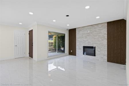 25427 Elon Drive, Dearborn Heights, Michigan 48127, USA