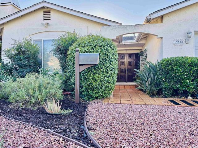 13518 Avenida Del Charro, El Cajon, קליפורניה 92021, ארצות הברית של אמריקה 