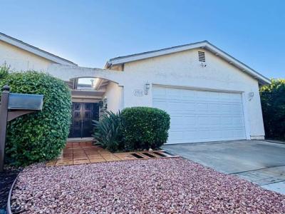 13518 Avenida Del Charro, El Cajon, קליפורניה 92021, ארצות הברית של אמריקה 