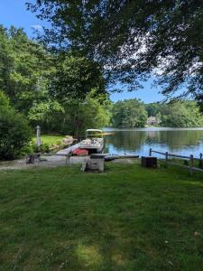 14 Elizabeth St, Dudley, Massachusetts 01571, USA