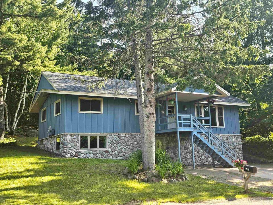 605 Sibley, Houghton, Michigan 49931