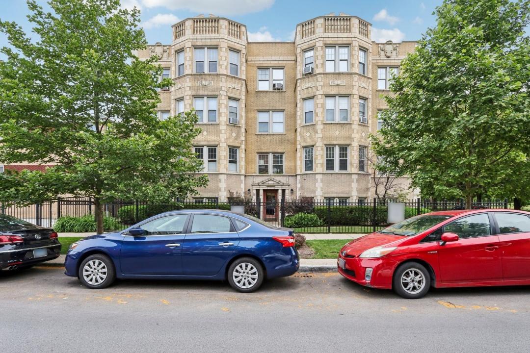 6203 N Oakley Street 3, Chicago, Illinois 60659